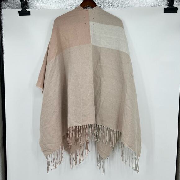 Elegant Pink and Cream Women's Shawl - Picture 5 of 9